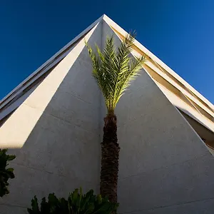 https://las-piramides-playa-de-las-americas.tenerifehoteles.net